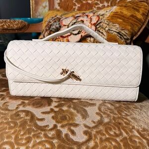 NWT White Woven Top Handle Clutch Bag Gold Hardware Intrecciato Style